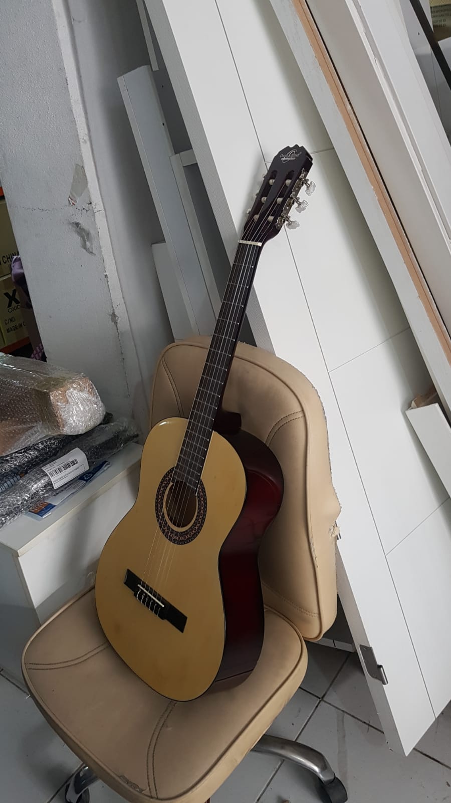 Spot Klasik Gitar 13 Adet Var