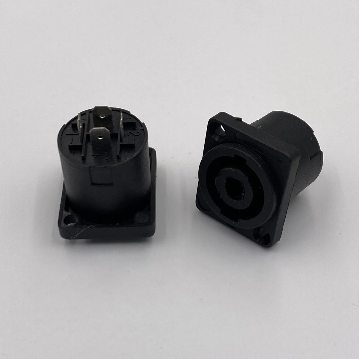 Notel SH7297 4 Pin Speakon Dişi Şasi Soketi